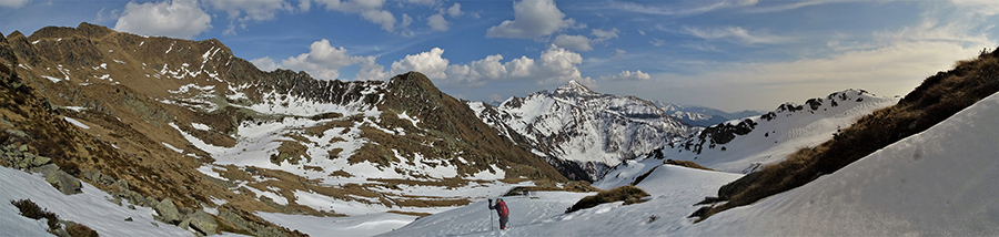 Scendiamo a vista sul sentiero 101 al Bivacco Zamboni